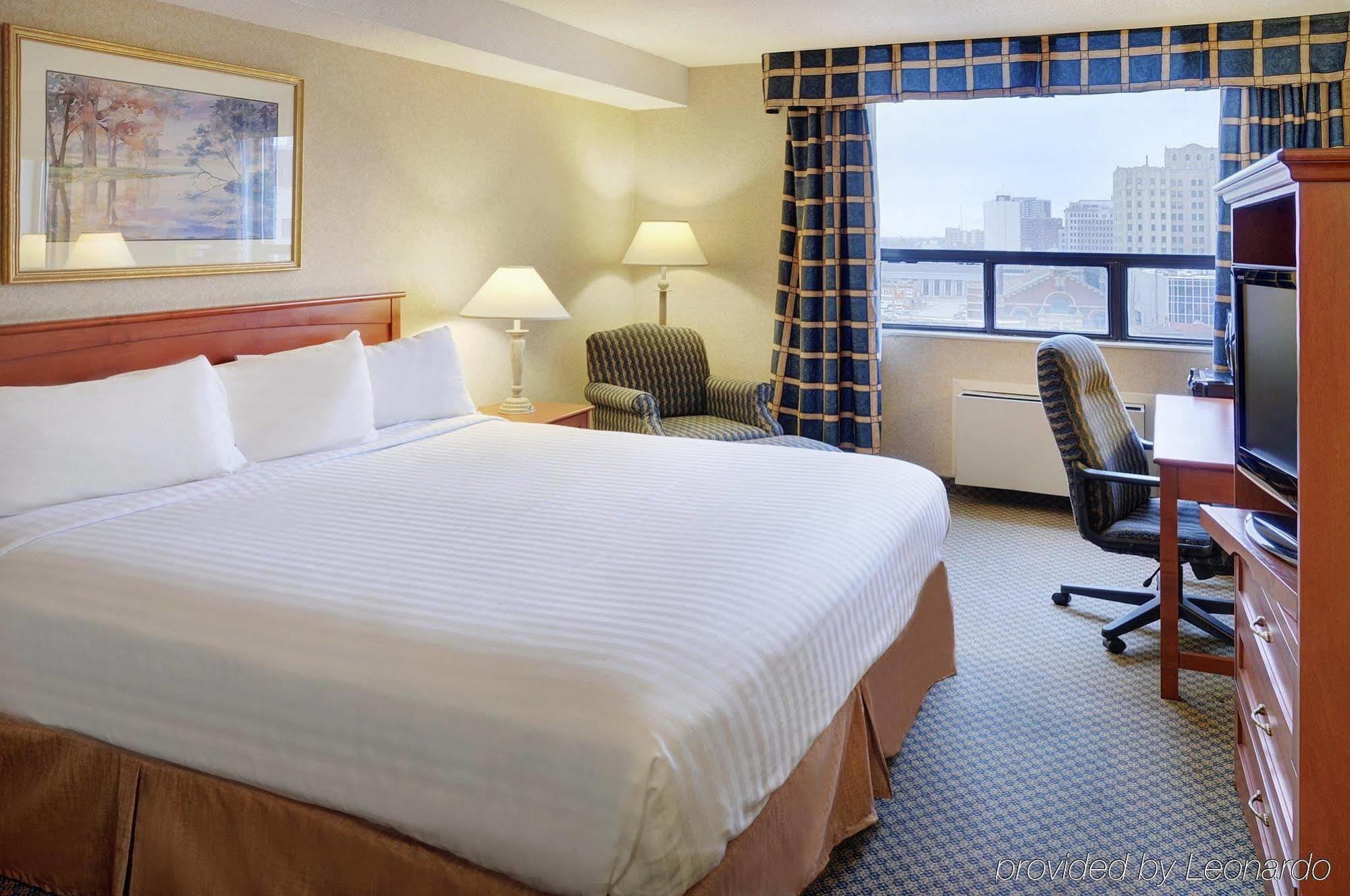 Holiday Inn Express Windsor Waterfront By Ihg Extérieur photo